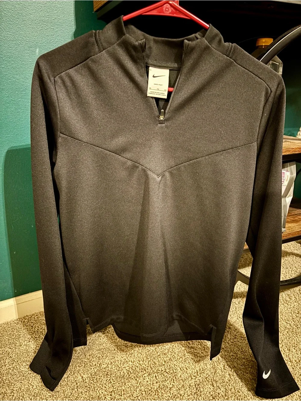 NIKE Dri-FIT Long Sleeve Quarter Zip - Black- Youth XL Unisex MSRP 65$
